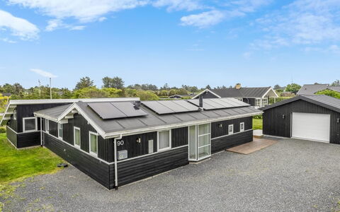 Dagmar - 500M from the Sea: Bjergrige Landskabsformer, Bjerg, Bakke, Bjergkæde, Hill Station, Menneskelig Bosættelse, Urban Design, Alps, Dal, Topmøde
