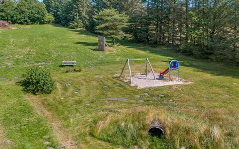 France - 5Km from the Sea: Møbel, Indretning, Gulvbelægning, Etage, Loft, Værelse, Stol, Bord, Lejlighed, Køkken & Spisebord
