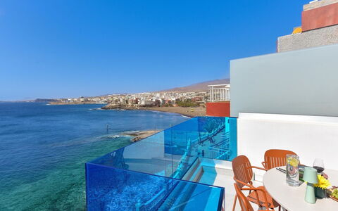 Neptuno Suite Playa: Grøn, Blad, Plante, Træ, Biome, Græs, Fritid, Vedplante, Urban Design, Toner Og Skygger