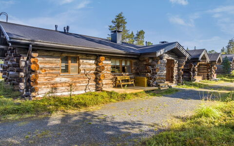 Kelokanerva: Sommerhus, Bjælkehytte, Lærk, Hytte, Pine Family, Garden Bygninger