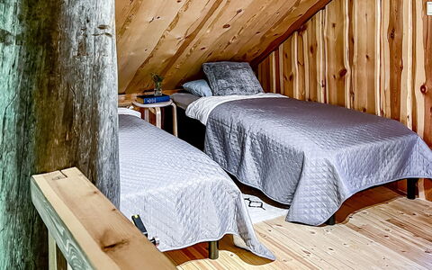 Ukkokelo: Møbel, Stol, Udendørs Møbler, Bord, Træ, Udendørs Bord, Køkken & Spisebord, Skygge, Have, Paraply