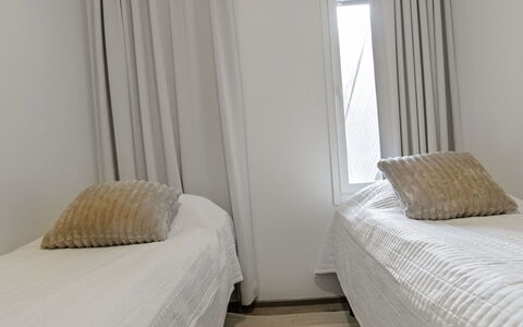 Skivillas 47 Ukkohalla (A8): Træ, Bank, Hus, Sommerhus, Sø, Dam, Skov, Bjælkehytte