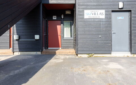 Skivillas 47 Ukkohalla (A8): Træ, Bank, Hus, Sommerhus, Sø, Dam, Skov, Bjælkehytte