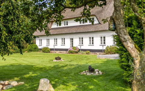 Vinni - 25Km from the Sea: Træ, Tag, Hjem, Hus, Arkitektur, Sidespor, Land Lot, Sommerhus, Skur, Garden Bygninger