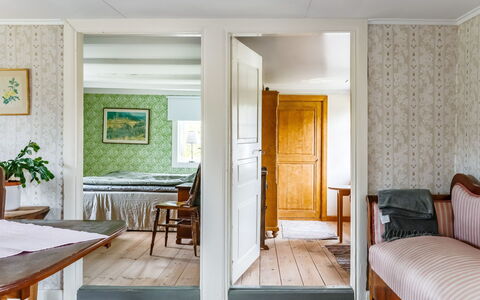 Blistorp: Bord, Møbel, Træ, Gulvbelægning, Etage, Dør, Stol, Hårdttræ, Stue, Skygge