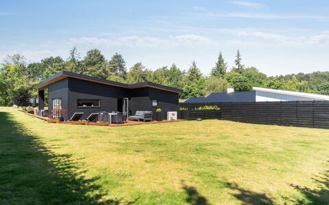 Thorkjell - 350M from the Sea: Træ, Hjem, Veranda, Dæk, Hårdttræ, Tag, Bejdse, Trægulve, Eco Hotel