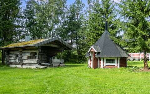 Mansikkaranta 3, Osittain Esteetön: Græs, Træ, Græs-, Tag, Land Lot, Sommerhus, Almindeligt, Lawn, Landdistrikt