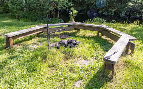 Kesäranta: Træ, Gulvbelægning, Etage, Møbel, Trægulve, Indretning, Køjeseng, Værelse, Bejdse, Hårdttræ