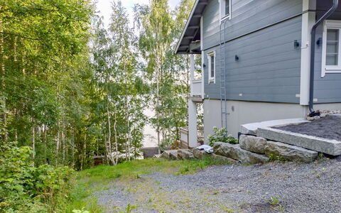 Villa Iloinen: Hjem, Hus, Sidespor, Sommerhus, Skydevindue, Estate, Gård, Woodland, Indkørsel