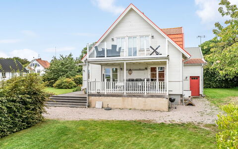 Haveliden: Sky, Himmel, Plante, Bygning, Ejendom, Vindue, Hus, Træ, Land Lot, Veranda