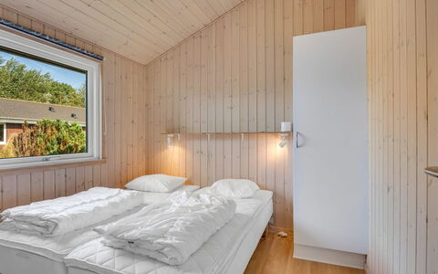 Alvina - 45M from the Sea: Træ, Soveværelse, Loft, Seng, Sengetøj, Sengetøj, Bed Frame, Bejdse, Hårdttræ, Planke