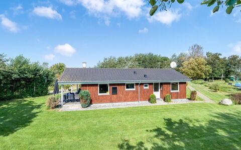 Alvina - 45M from the Sea: Hus, Tag, Hjem, Sommerhus, Stuehus, Estate, Lawn, Have, Gård, Landscaping