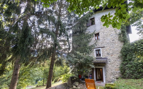 Casa Orai Mountain View: Plante, Bygning, Vindue, Sommerhus, Vegetationen, Naturlige Landskab, Græs, Træ, Landskab, Ejendom