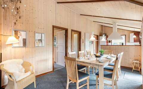 Thorger - 550M from the Sea: Tag, Hus, Hjem, Sommerhus, Dør, Sidespor, Dæk, Veranda, Planke, Hårdttræ
