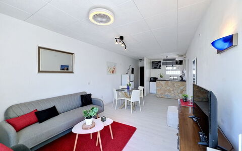 Port Sotavent: Gulvbelægning, Møbel, Indretning, Etage, Loft, Værelse, Couch, Stue, Belysning, Lejlighed