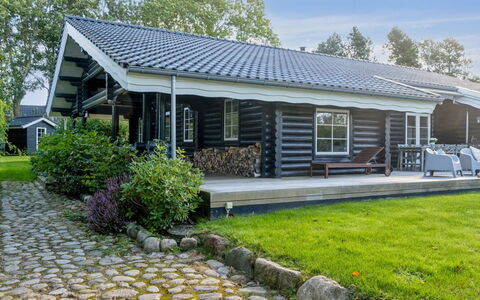 Sighfrith - 1.4Km from the Sea: Tag, Hjem, Hus, Sommerhus, Sidespor, Veranda, Dør, Garden Bygninger, Skygge, Stuehus