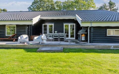 Sighfrith - 1.4Km from the Sea: Tag, Hjem, Sommerhus, Sidespor, Have, Lawn, Skygge, Udendørs Møbler, Stuehus, Veranda