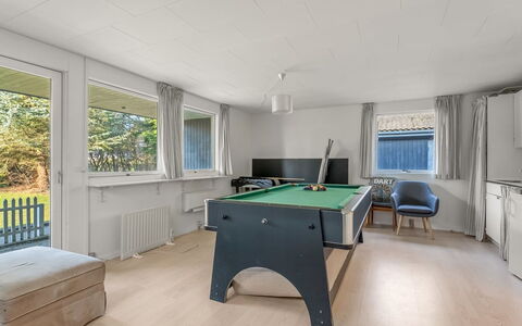 Nashota - 600M from the Sea: Træ, Tag, Arkitektur, Hjem, Hus, Sommerhus, Sidespor, Hårdttræ, Hældning, Estate