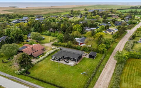 Amine - 300M to the Fjord: Boligområde, Landskab, Hus, Almindeligt, Tag, Hjem, Land Lot, Landdistrikt, Fugleperspektiv, Menneskelig Bosættelse