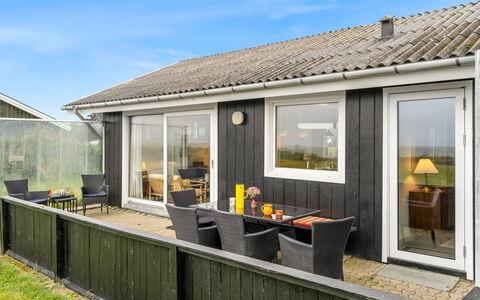 Snioulf - 10M from the Sea: Træ, Hjem, Veranda, Dæk, Hårdttræ, Tag, Bejdse, Trægulve, Eco Hotel