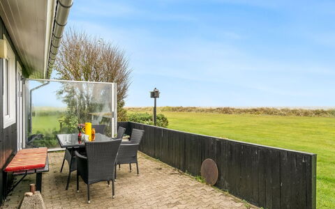 Snioulf - 10M from the Sea: Træ, Hjem, Veranda, Dæk, Hårdttræ, Tag, Bejdse, Trægulve, Eco Hotel