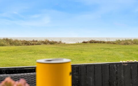 Snioulf - 10M from the Sea: Træ, Hjem, Veranda, Dæk, Hårdttræ, Tag, Bejdse, Trægulve, Eco Hotel