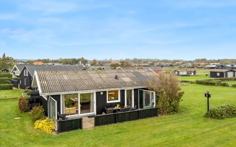 Snioulf - 10M from the Sea: Træ, Hjem, Veranda, Dæk, Hårdttræ, Tag, Bejdse, Trægulve, Eco Hotel
