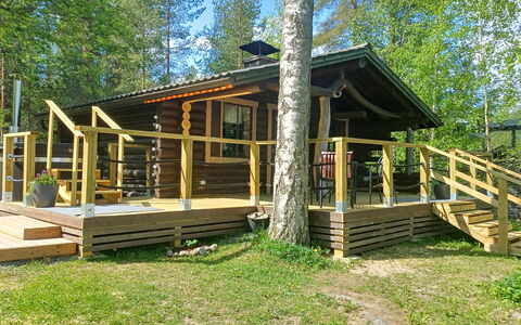 Villa Vehmas: Møbel, Indretning, Gulvbelægning, Etage, Bord, Loft, Køkken & Spisebord, Belysning, Stol, Hjem