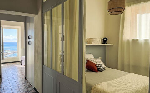Mareviglia - Meereswunder: Ejendom, Møbel, Bygning, Træ, Komfort, Indretning, Etage, Dør, Bed Frame