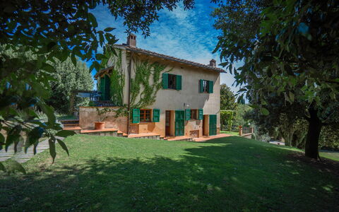 La Tesa Country House With Pool S. Gimignano: Plante, Bygning, Himmel, Vindue, Træ, Hus, Naturlige Landskab, Land Lot, Sky, Græs