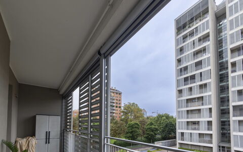 Giulia Apartment: Bygning, Daytime, Ejendom, Plante, Himmel, Vindue, Sky, Urban Design, Boligområde, Ejerlejlighed