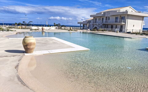 Sogno di Emanuel: Udvej, Svømmepøl, Estate, Mansion, Villa, Badeby, Ferieby, Tropics, Water Feature, Hotel