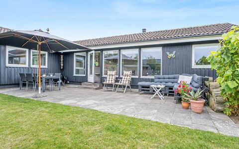 Tenho - 150M from the Sea: Hjem, Sommerhus, Veranda, Sidespor, Stuehus, Udendørs Struktur