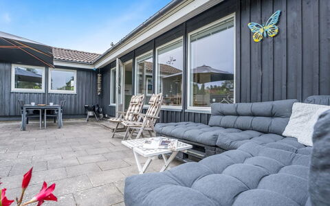 Tenho - 150M from the Sea: Hjem, Sommerhus, Veranda, Sidespor, Stuehus, Udendørs Struktur
