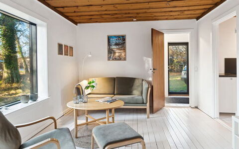 Andresine - 1.3Km from the Sea: Træ, Tag, Arkitektur, Hjem, Hus, Sommerhus, Sidespor, Hårdttræ, Hældning, Estate
