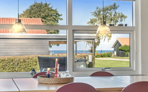 Todor - 150M from the Sea: Hus, Hjem, Tag, Boligområde, Sommerhus, Estate, Stuehus, Lawn, Landscaping, Sidespor