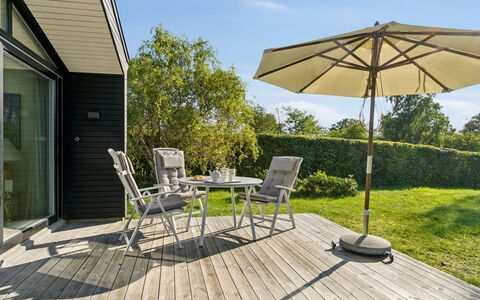 Annlisa - 750M from the Sea: Hus, Hjem, Tag, Sommerhus, Estate, Landscaping, Garden Bygninger, Sidespor, Stuehus