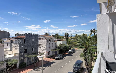 Empuriabrava 530: Træ, Vindue, Boligområde, Stad, Kvarter, Gade, Asfalt, Familie Bil, Lejlighed
