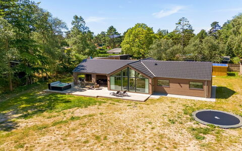 Anila - 80M from the Sea: Bjergrige Landskabsformer, Bjerg, Bakke, Bjergkæde, Hill Station, Menneskelig Bosættelse, Urban Design, Alps, Dal, Topmøde