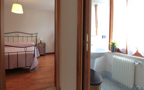 Apartment With Garden, Del Corlo Lake, Belluno: Ejendom, Møbel, Textile, Belysning, Indretning, Komfort, Plante, Træ, Etage, Ejendom
