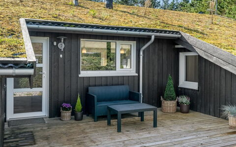 Arild - 900M from the Sea: Møbel, Indretning, Stol, Gulvbelægning, Bord, Udvej, Etage, Loft, Værelse, Eco Hotel