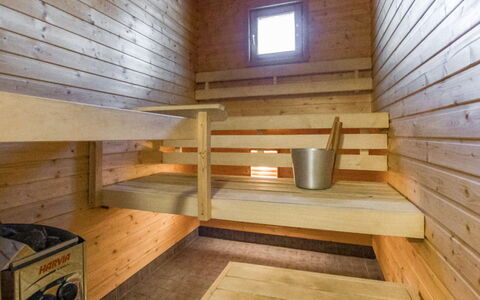 Eki-Ylläs a: Møbel, Indretning, Gulvbelægning, Etage, Bord, Loft, Køkken & Spisebord, Belysning, Stol, Hjem