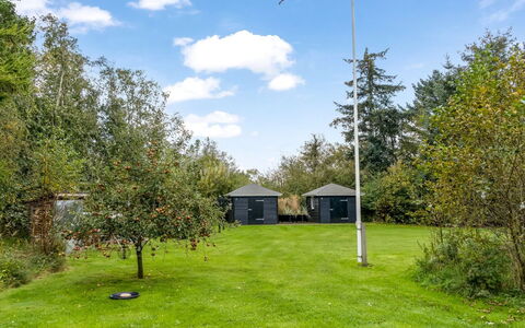 Evi - 500M from the Sea: Græs, Græs-, Land Lot, Sommerhus, Landdistrikt, Eng, Garden Bygninger, Have, Skur
