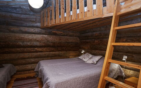 Kaukonkelo: Soveværelse, Træ, Sengetøj, Seng, Sengetøj, Etage, Gulvbelægning, Indretning, Møbel, Bed Frame