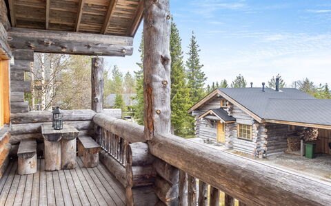 Villa Olivia: Træ, Sommerhus, Tag, Hjem, Veranda, Bjælkehytte, Planke, Sidespor, Hårdttræ, Dæk