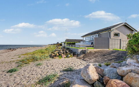 Diderik - 5M from the Sea: Kyst, Kyst, Hus, Landskab, Hjem, Coastal Og Oceaniske Landskabsformer, Sommerhus, Land Lot, Tag, Hav