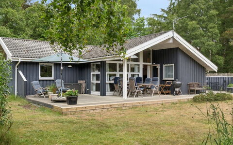 Tyyne - 250M from the Sea: Hjem, Hus, Tag, Sommerhus, Dør, Veranda, Estate, Sidespor, Stuehus, Hårdttræ