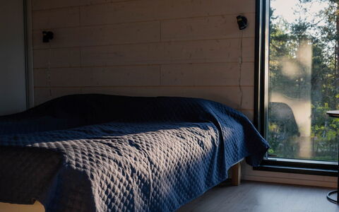 Sjöboda Hill: Træ, Soveværelse, Sengetøj, Seng, Møbel, Etage, Sengetøj, Bed Frame, Værelse, Hårdttræ
