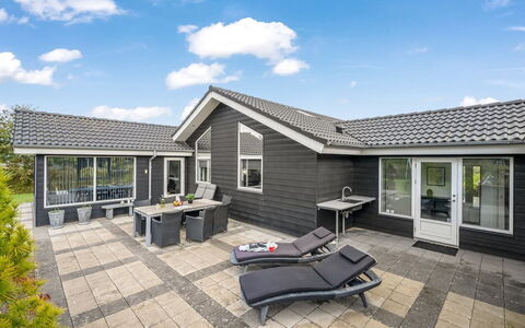 Billa - 450M from the Sea: Sommerhus, Skur, Hytte, Stuehus, Prærie, Hytte, Lade, Bjælkehytte, Garden Bygninger