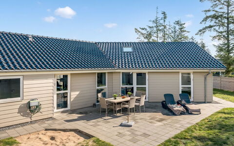 Elektra - 450M from the Sea: Hus, Hjem, Sommerhus, Estate, Gård, Stuehus, Sidespor, Garden Bygninger, Veranda